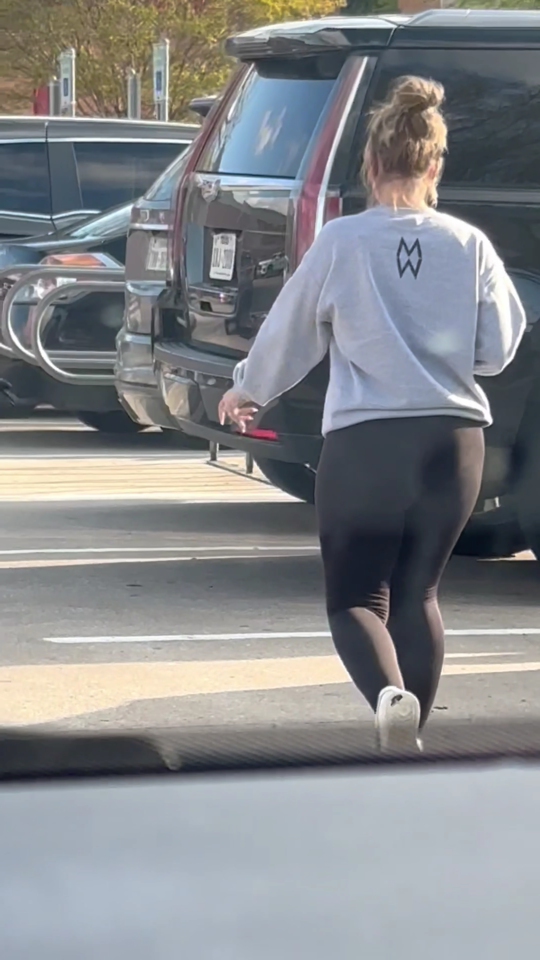 Sexy Pawg In Parking Lot Leggings Yoga Pants TheCandidForum