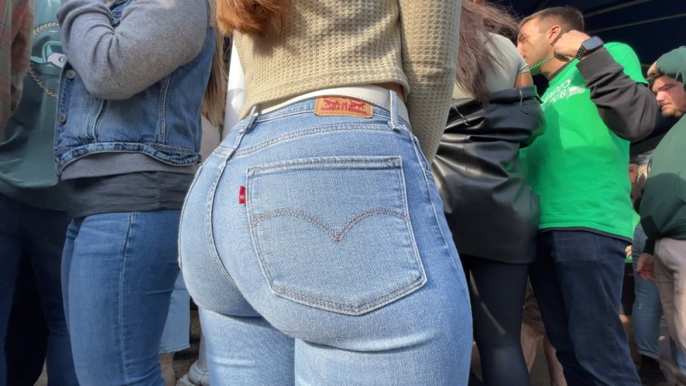 FireCandids_JeansBomber04.jpg.7ecddc80fafe55250904cc255ed65a5b.thumb.jpg.edf1ce6f4cb666ac50064769ec187dde.jpg