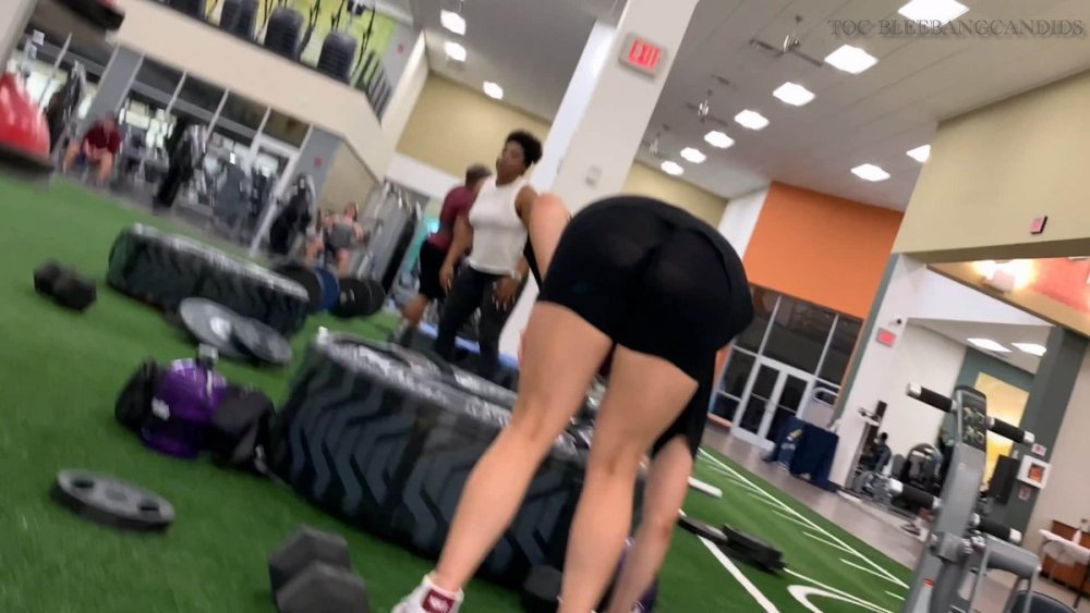 142313008_Teenblackleggingsextremelyriskycloseup.mov_20220928_034244_893.jpg.214a4d708d0a16d24d0653ebbcf3907b.jpg