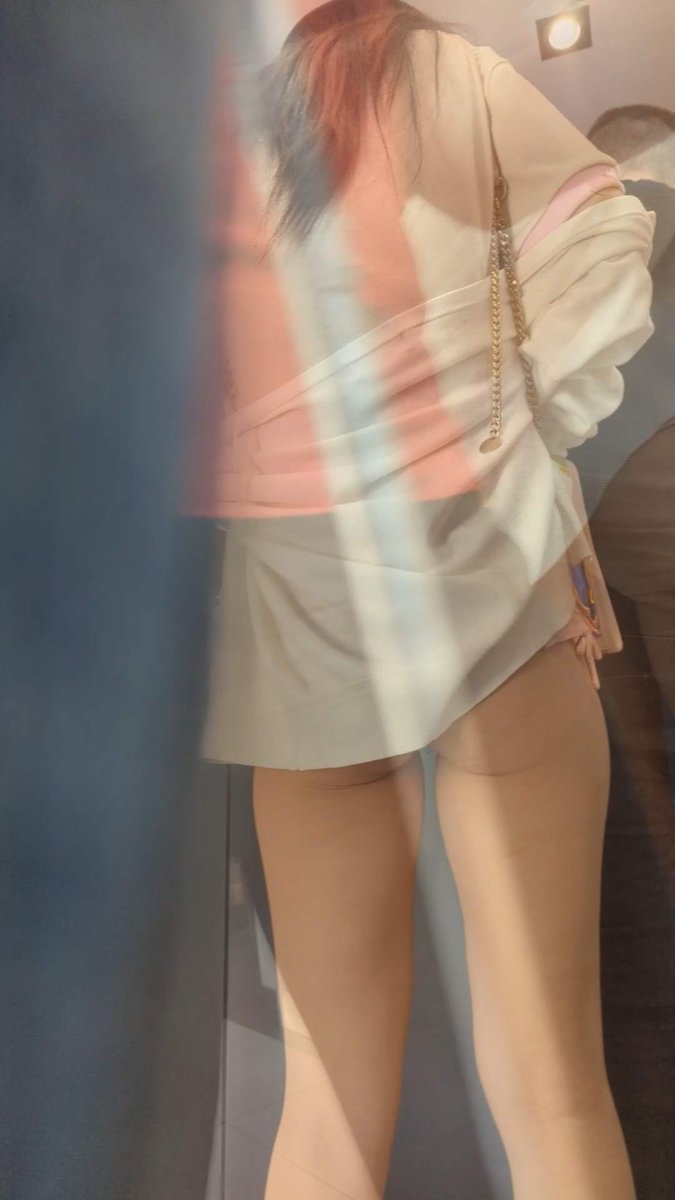 asian cheecks queen in pink shorts.mp4_snapshot_01.55.115.jpg