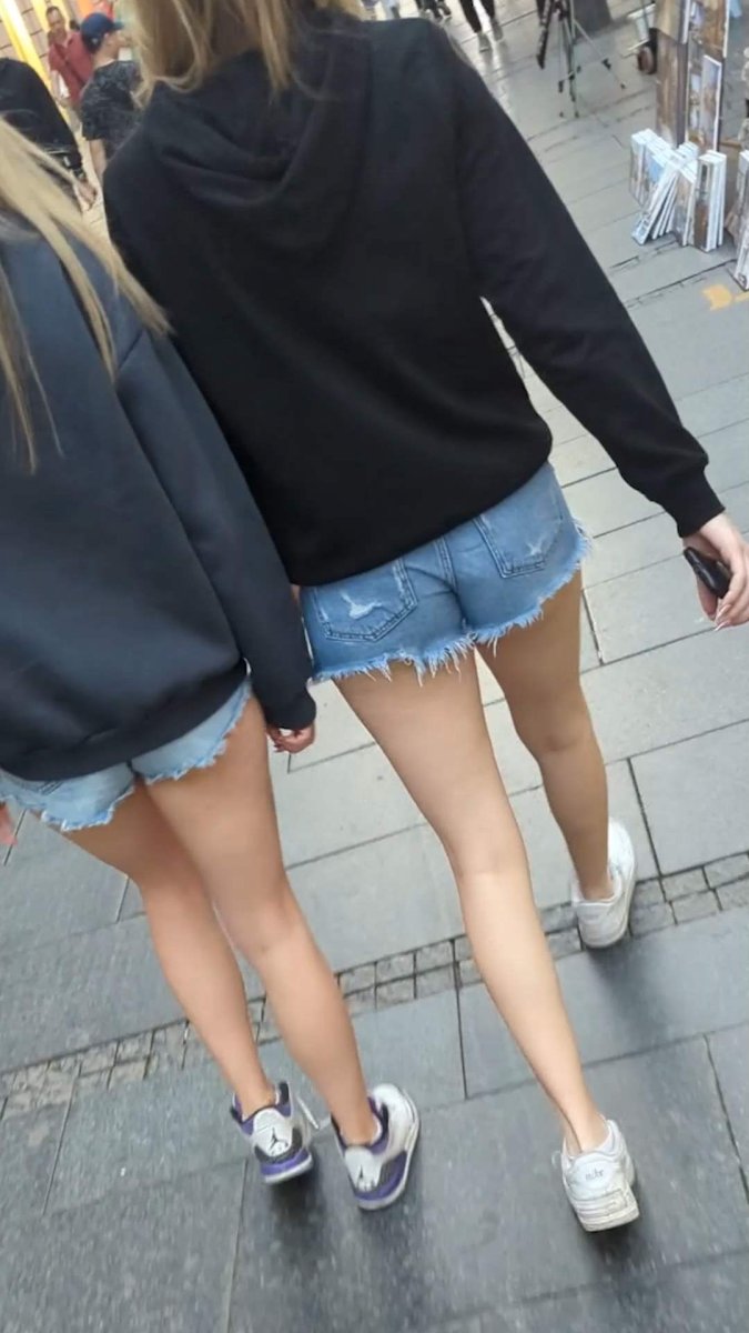 double trouble cheeky jeans shorts, yummy asses and legs.mp4_snapshot_02.21.000.jpg