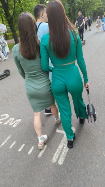 two green sluts by crystal1977oct.mp4_snapshot_01.15.000.jpg