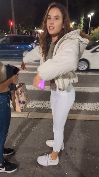 !!sexiest white jeans ass ever.mp4_snapshot_01.00.880.jpg