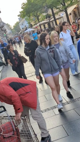 !!! simply no need to wear anything, double trouble pink shorts.. no words.mp4_snapshot_00.01.20.jpg