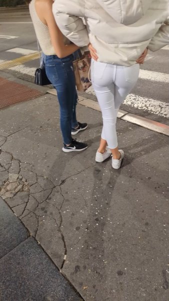 !!sexiest white jeans ass ever.mp4_snapshot_01.13.006.jpg