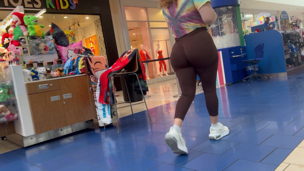 meaty in the mall_3.png