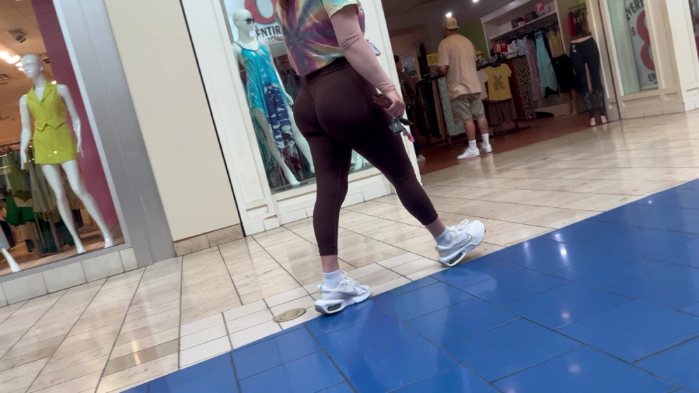 meaty in the mall_5.png