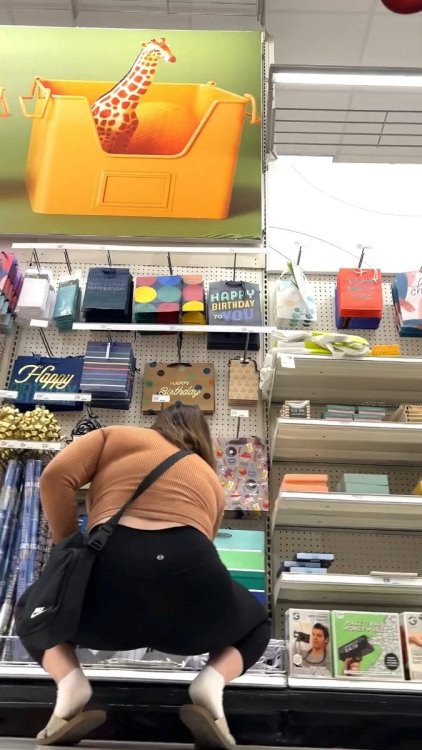 cap_Asian thick booty in yoga pants almost busted_00_01_36_03.jpg