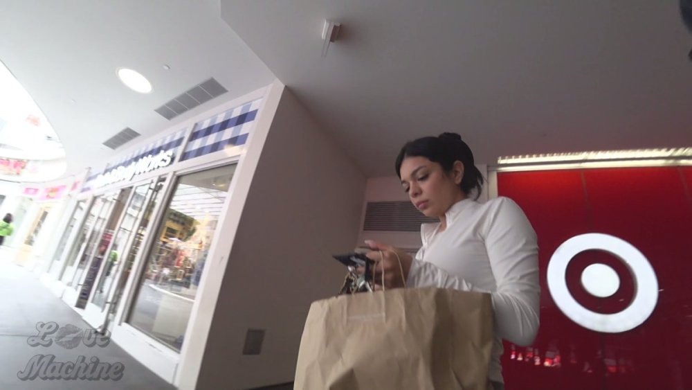 Amazing Tight Ass With Leggings On Escalator - NICEUPSKIRT.mp4_snapshot_00.32.887.jpg