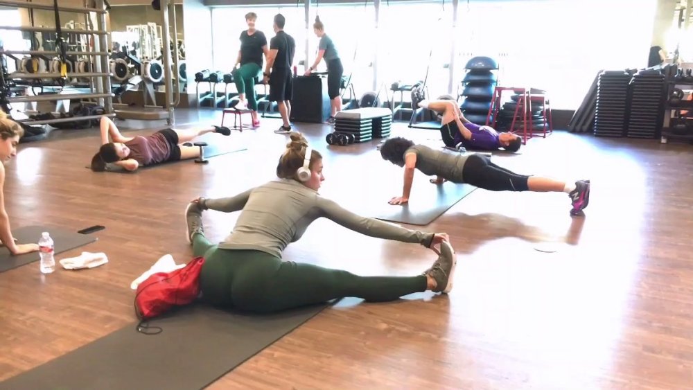 Tight Blonde The Best Ass In The Gym V1 - NICEUPSKIRT.mp4_snapshot_00.00.522.jpg