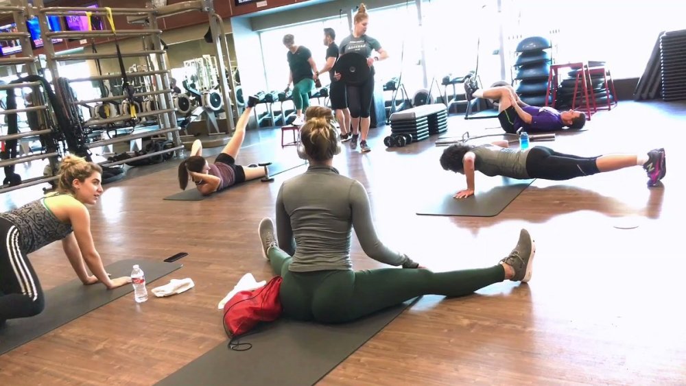 Tight Blonde The Best Ass In The Gym V1 - NICEUPSKIRT.mp4_snapshot_00.10.844.jpg