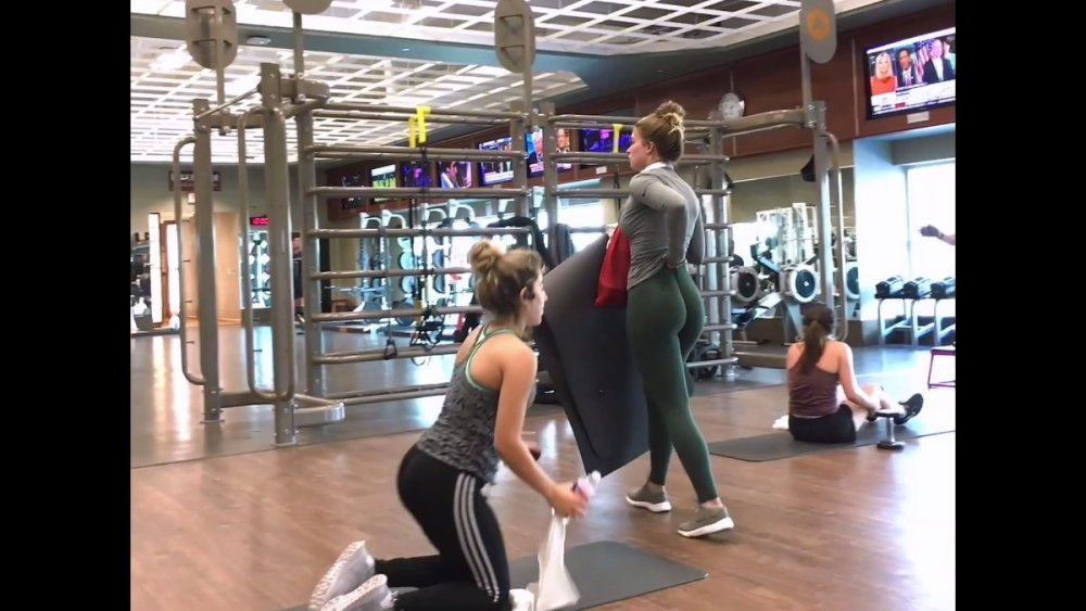 Tight Blonde The Best Ass In The Gym V1 - NICEUPSKIRT.mp4_snapshot_04.59.080.jpg