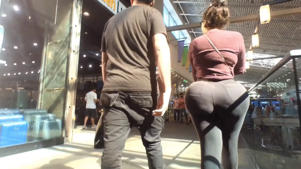 Fake wide mega huge booty_3.png