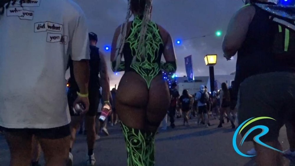 ravejiggle.mp4_snapshot_02_52_045.thumb.jpg.49ab2123912be56a0dd535ff552837e6.jpg