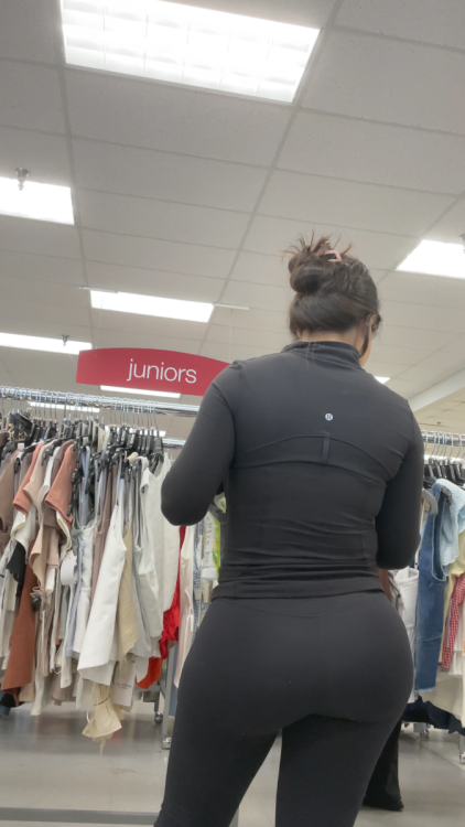 screenshot_bubblebootyLatinashoppinginallblack-crazysideprofile.mp4_1784736811110.thumb.png.95d28f0b1bd5867c0fbda381d1b655de.png